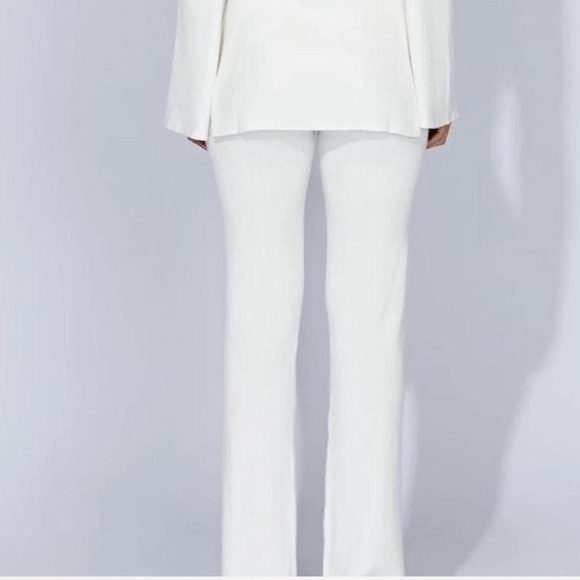 Meshki Elegant White Long Sleeve Dress - Picture 3 of 3